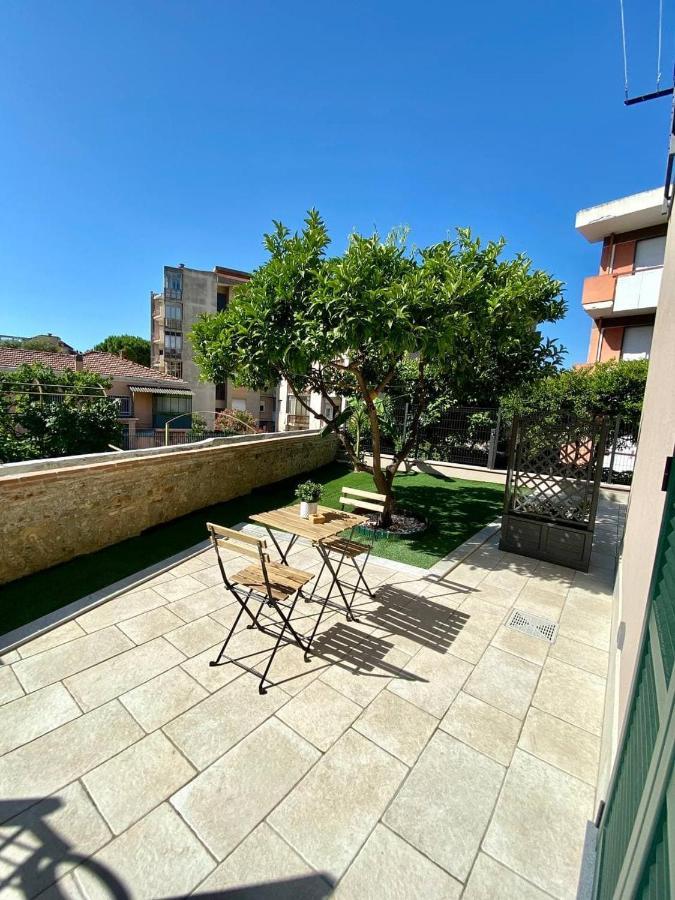 Floridida Rooms & Breakfast Andora Exterior photo